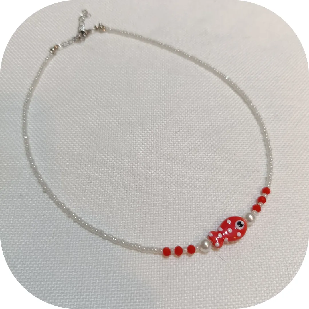 گردنبند دست‌ساز با مروارید سنگ مرجان و گل و دم وال